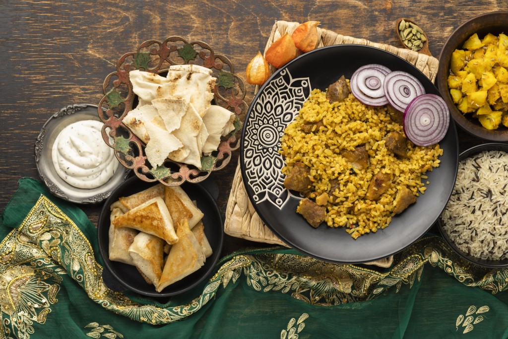 indian-meal-with-rice-sari.jpg